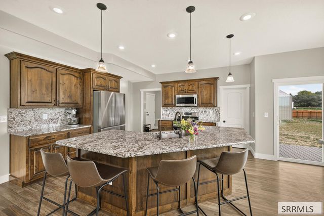 772 N 1080 E, Shelley, ID 83274