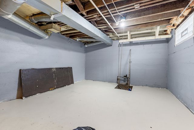 915-917 N Winnebago Street, Rockford, IL 61103