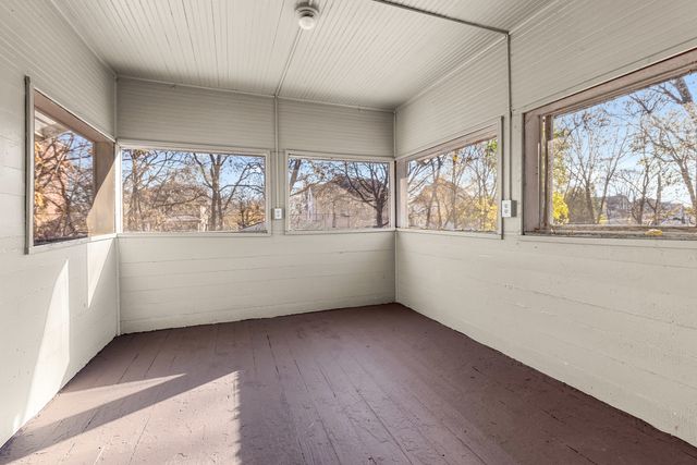 915-917 N Winnebago Street, Rockford, IL 61103