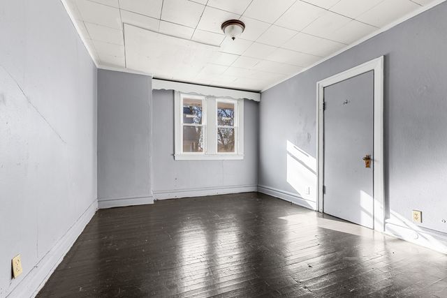 915-917 N Winnebago Street, Rockford, IL 61103