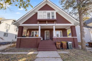 915-917 N Winnebago Street, Rockford, IL 61103