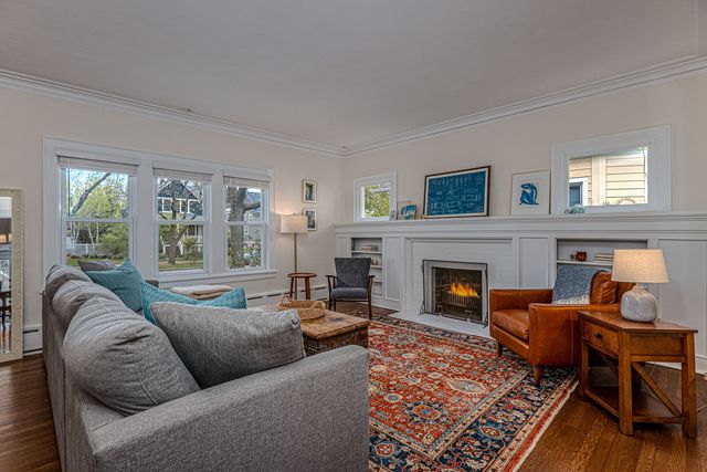 1204 Madison Street, Evanston, IL 60202