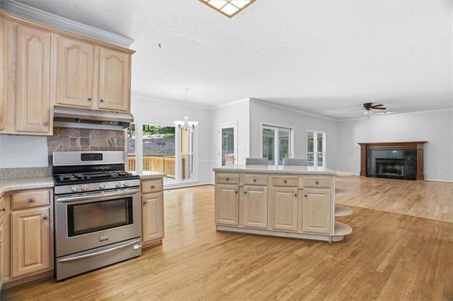 232 Nacoochee Drive, Woodstock, GA 30188