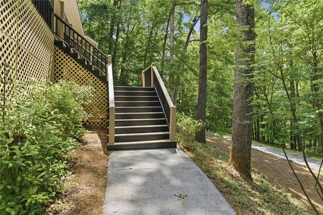 232 Nacoochee Drive, Woodstock, GA 30188