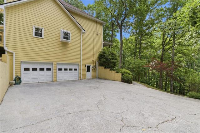 232 Nacoochee Drive, Woodstock, GA 30188