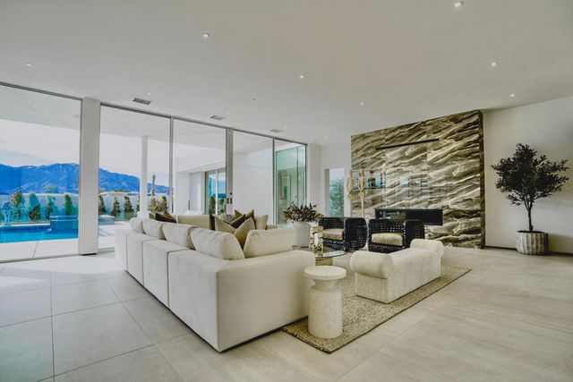 15 Via Linea, Rancho Mirage, CA 92270