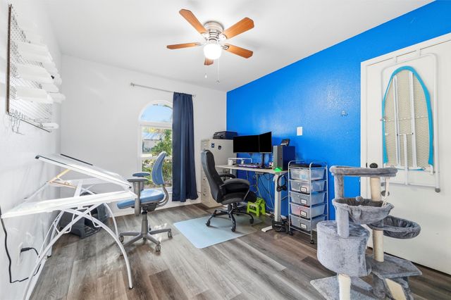 736 NW Wood Street, Burleson, TX 76028