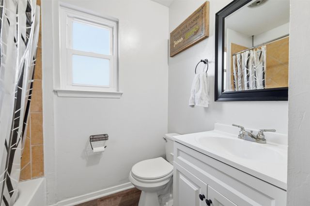 736 NW Wood Street, Burleson, TX 76028