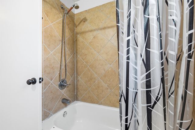 736 NW Wood Street, Burleson, TX 76028