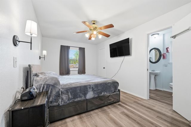 736 NW Wood Street, Burleson, TX 76028