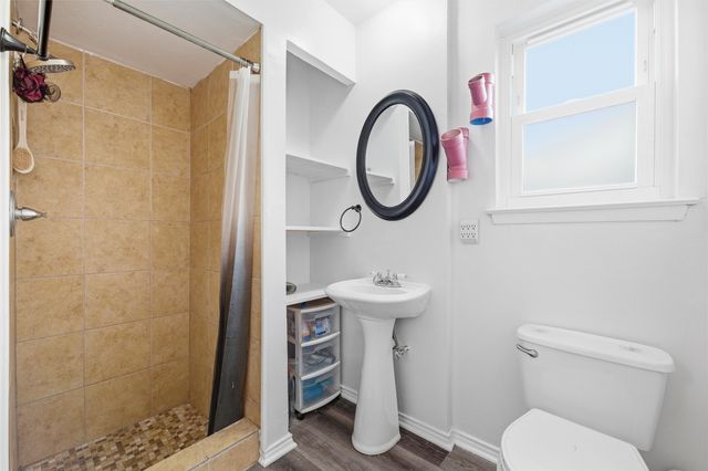 736 NW Wood Street, Burleson, TX 76028