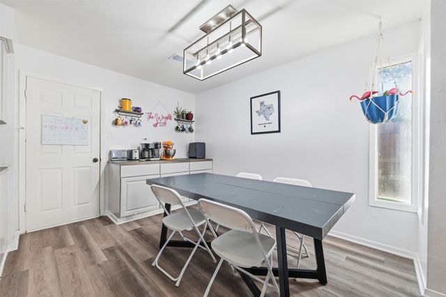 736 NW Wood Street, Burleson, TX 76028