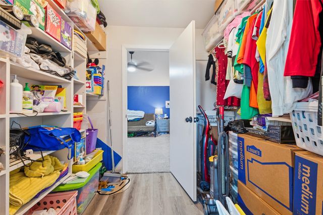 736 NW Wood Street, Burleson, TX 76028