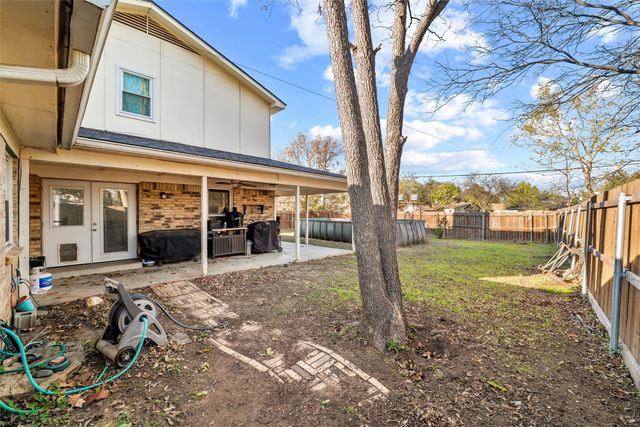 736 NW Wood Street, Burleson, TX 76028