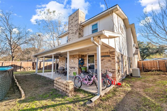 736 NW Wood Street, Burleson, TX 76028