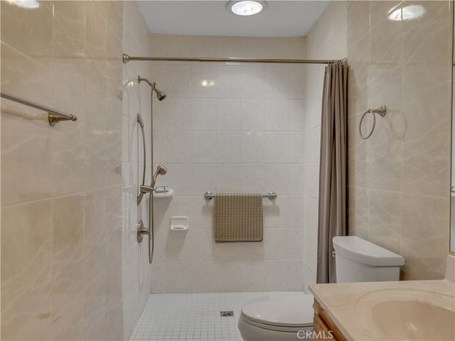 8756 Oakwood, Hesperia, CA 92345