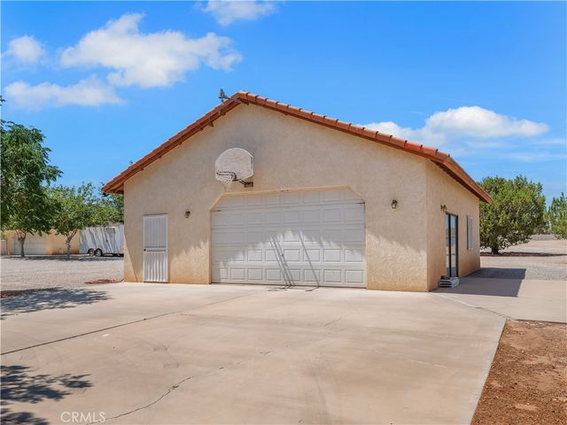 8756 Oakwood, Hesperia, CA 92345