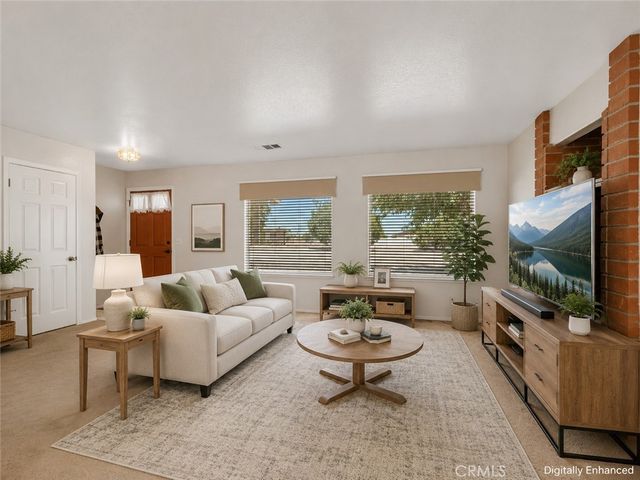 8756 Oakwood, Hesperia, CA 92345