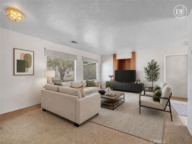 8756 Oakwood, Hesperia, CA 92345
