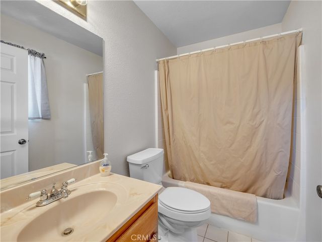 8756 Oakwood, Hesperia, CA 92345