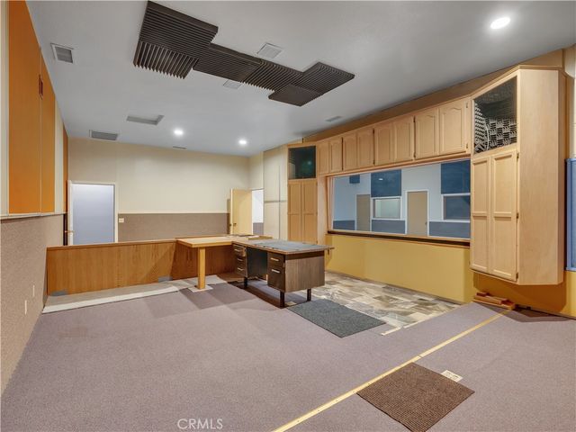 8756 Oakwood, Hesperia, CA 92345