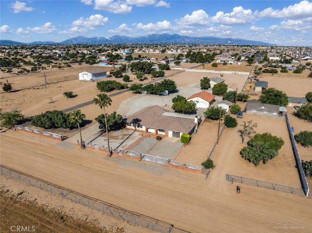 8756 Oakwood, Hesperia, CA 92345