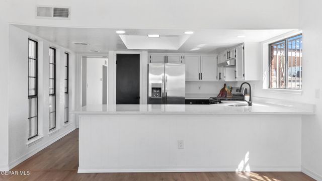 1534 MONTE SANDERS Lane, El Paso, TX 79935