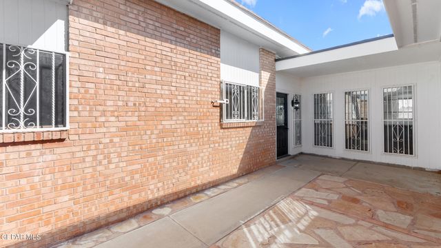1534 MONTE SANDERS Lane, El Paso, TX 79935