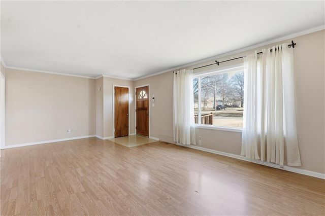 13302 11th Street, Grandview, MO 64030