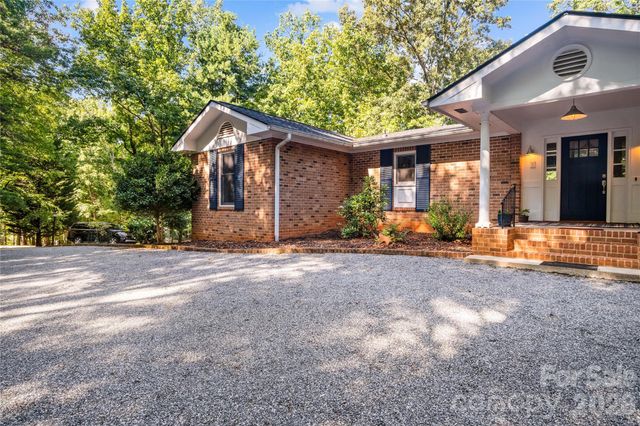 1137 Mountain Laurel Drive, Columbus, NC 28722