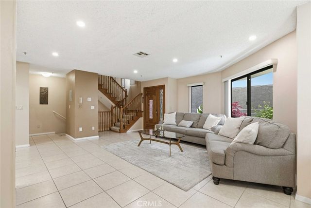 301 W Loraine Street 5, Glendale, CA 91202
