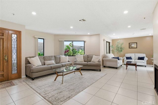 301 W Loraine Street 5, Glendale, CA 91202