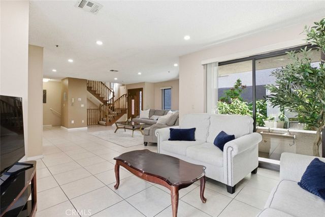301 W Loraine Street 5, Glendale, CA 91202