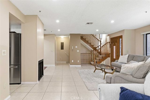 301 W Loraine Street 5, Glendale, CA 91202