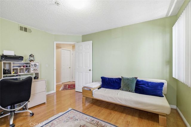 301 W Loraine Street 5, Glendale, CA 91202