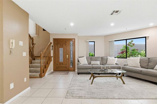 301 W Loraine Street 5, Glendale, CA 91202