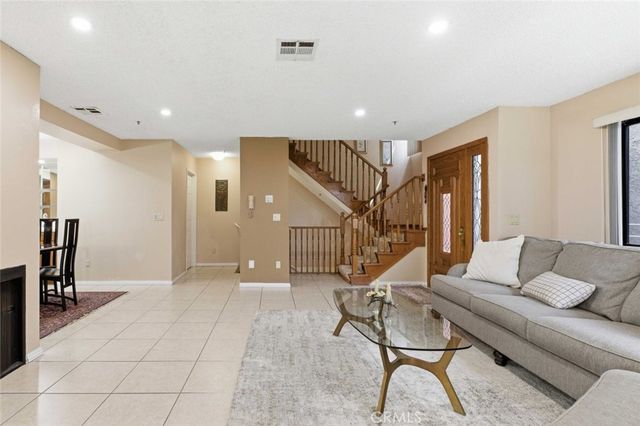 301 W Loraine Street 5, Glendale, CA 91202