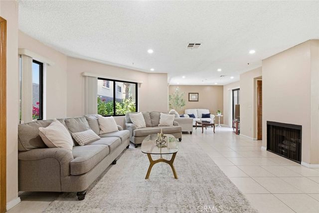 301 W Loraine Street 5, Glendale, CA 91202