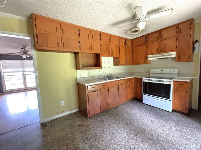 654 Ynestra Drive, Mobile, AL 36609