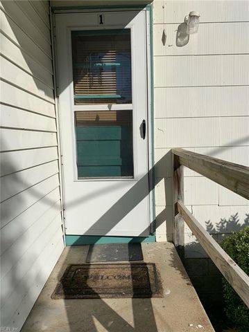 12 Pollux Cir E Apt 1, Portsmouth, VA 23701