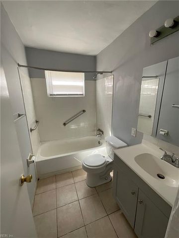 12 Pollux Cir E Apt 1, Portsmouth, VA 23701