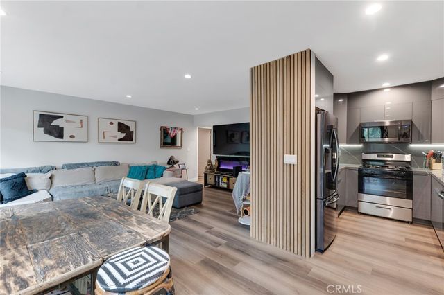 15344 Weddington Street 102, Sherman Oaks, CA 91411