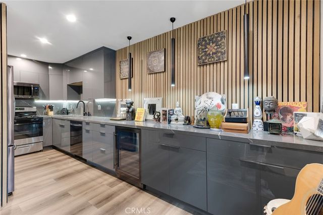 15344 Weddington Street 102, Sherman Oaks, CA 91411