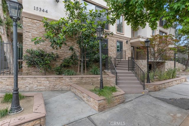 15344 Weddington Street 102, Sherman Oaks, CA 91411