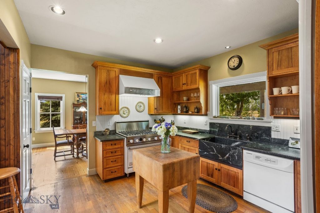 1921 E River Road, Livingston, MT 59047 photo 26