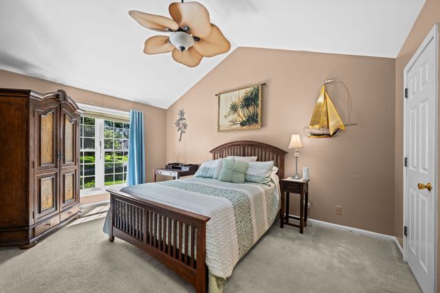 1343 Ridgefield Circle, Carol Stream, IL 60188