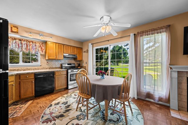 1343 Ridgefield Circle, Carol Stream, IL 60188