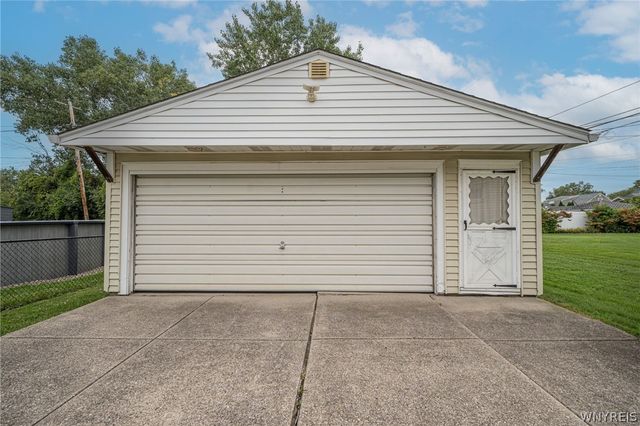40 Petan Drive, Cheektowaga, NY 14225