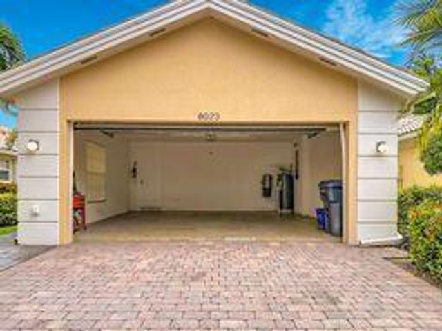 8023 Montserrat Place, Wellington, FL 33414