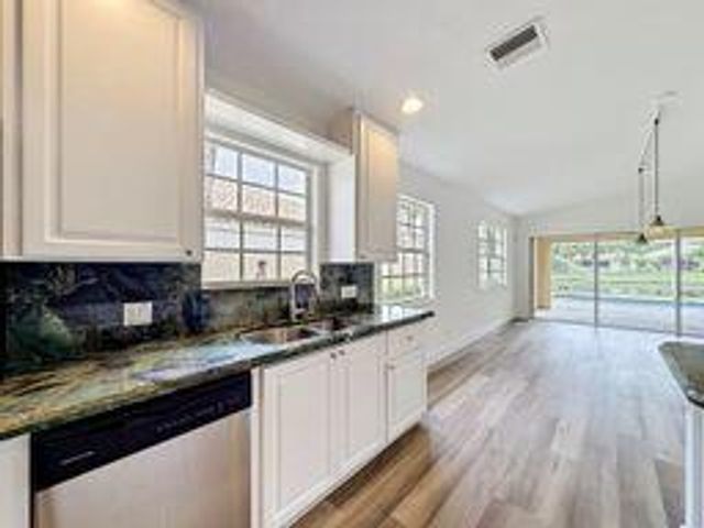 8023 Montserrat Place, Wellington, FL 33414